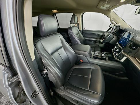 Used 2024 Ford Expedition Max XLT image 34