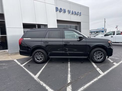 Used 2025 Ford Expedition Active RWD image 6