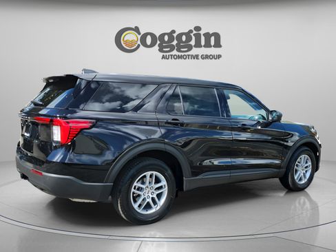 New 2026 Ford Explorer Active image 5