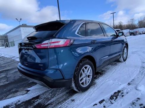 Certified 2023 Ford Edge SEL image 9