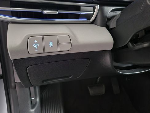 New 2025 Hyundai Elantra Limited image 28