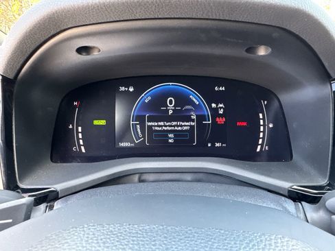 Used 2025 Toyota Camry SE image 27