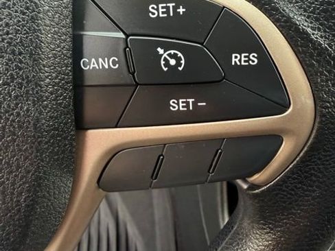 Used 2016 Jeep Cherokee Sport AWD/4WD image 20
