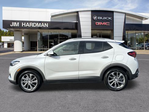 Used 2023 Buick Encore GX Essence w/ Experience Buick Package image 4