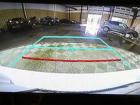 Used 2022 Toyota Prius LE image 29