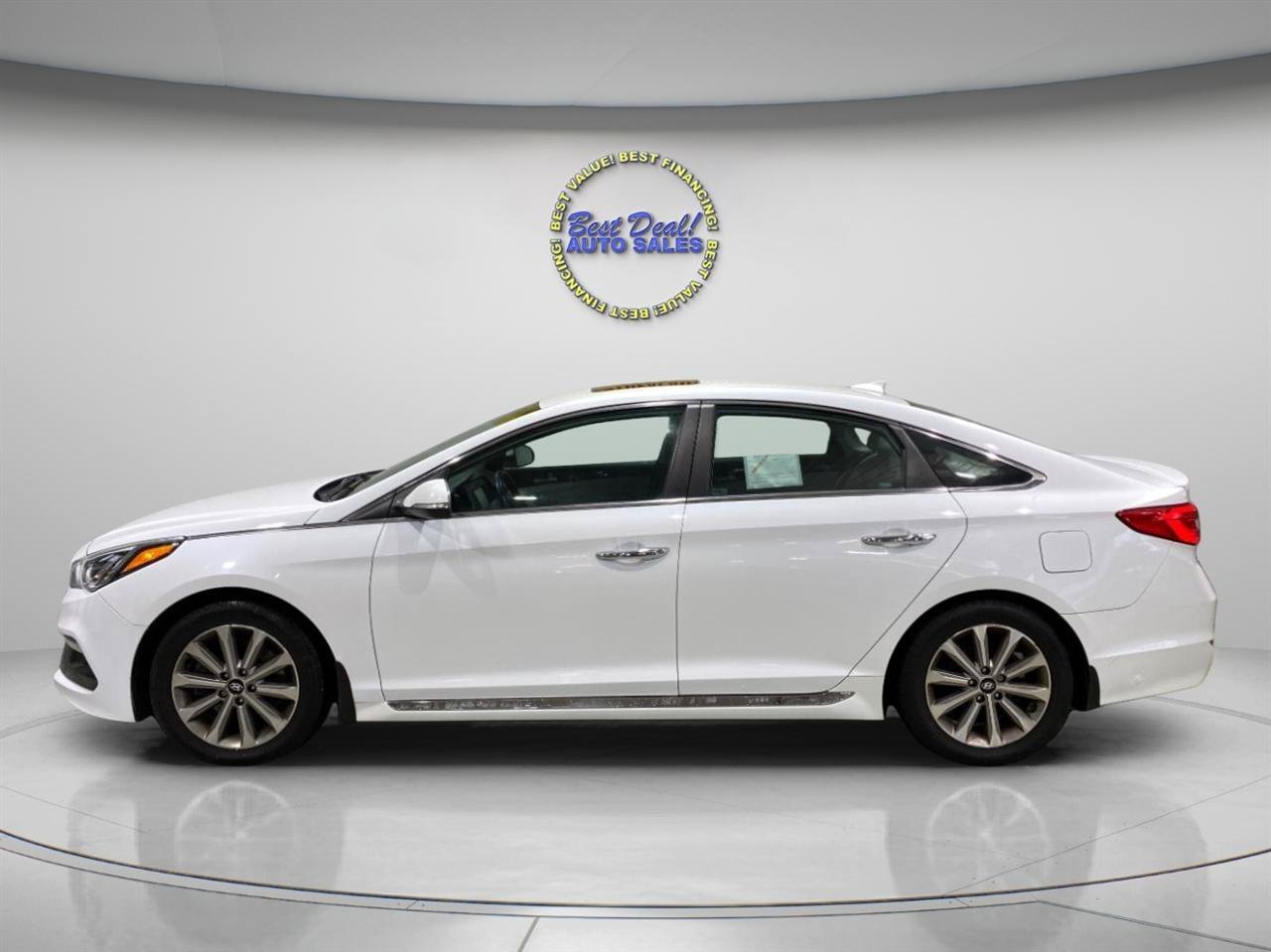 Used 2017 Hyundai Sonata Limited w/ Ultimate Package 04 FWD image 2