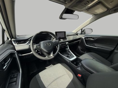 Used 2025 Toyota RAV4 XLE AWD/4WD image 23