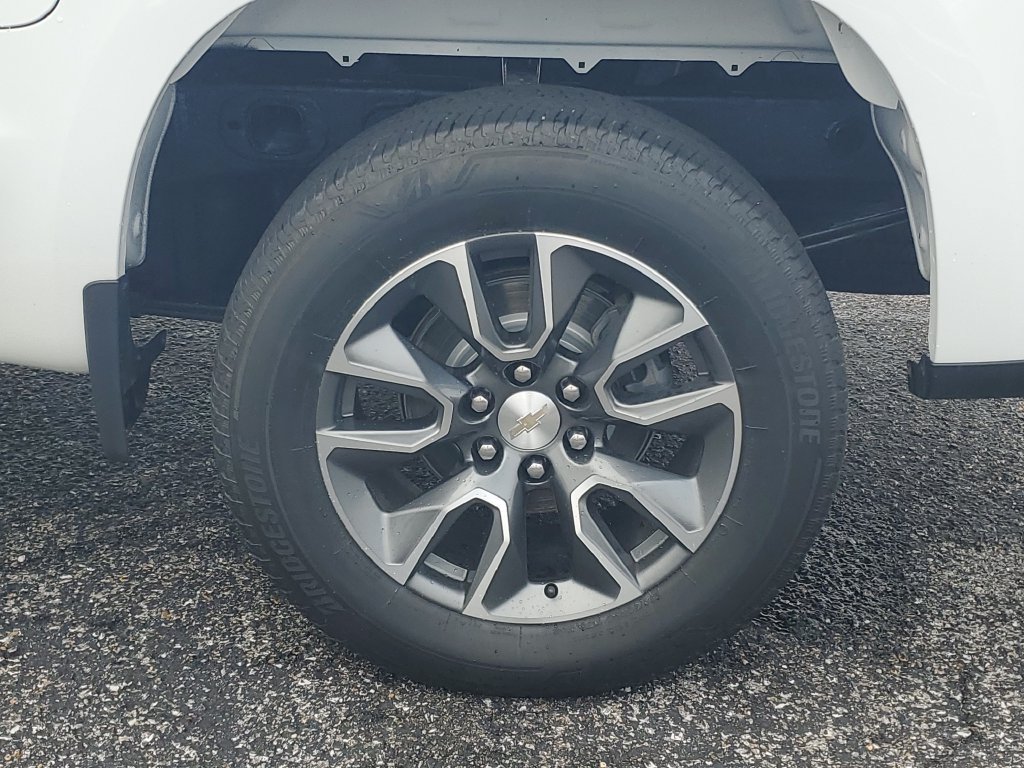 Used 2023 Chevrolet Silverado 1500 LT AWD/4WD image 30