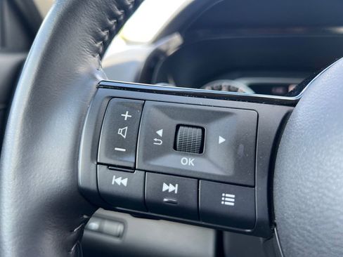 Certified 2025 Nissan Pathfinder SL FWD image 10