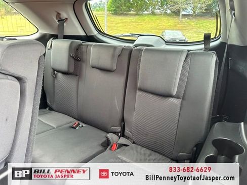 Used 2019 Toyota Highlander LE image 18