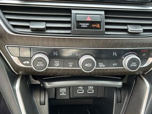 Used 2021 Jeep Wrangler Unlimited Sahara image 18