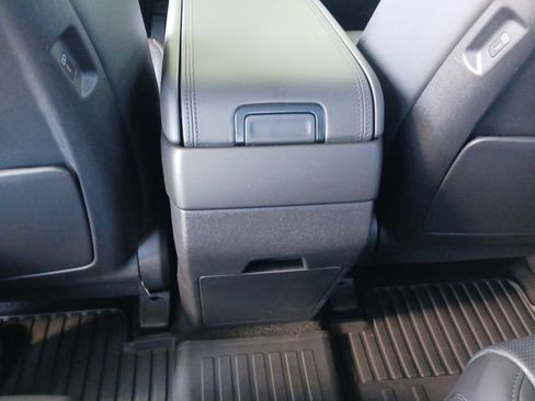 Used 2024 Hyundai Santa Fe Calligraphy AWD/4WD image 23