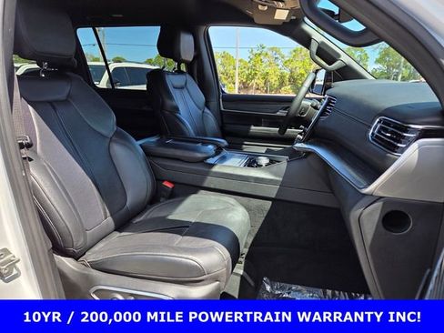 Used 2024 Jeep Wagoneer Series II w/ Flexible Seating Group image 19