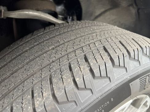 Certified 2024 GMC Sierra 1500 SLT image 28