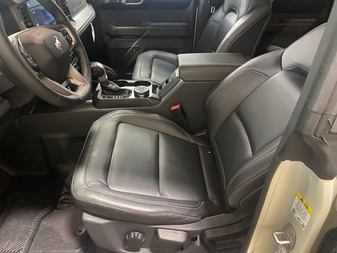 New 2025 Ford Bronco Badlands w/ Sasquatch Package image 9