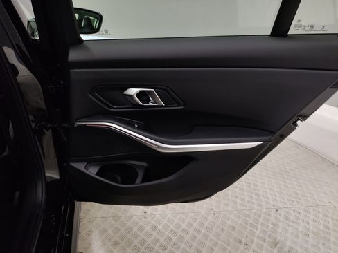 Used 2025 BMW 330i Sedan w/ M Sport Package image 23