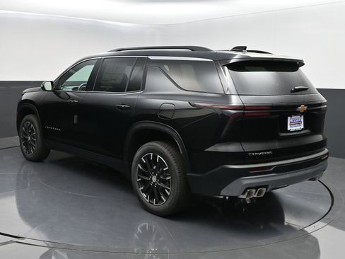 New 2026 Chevrolet Traverse LT w/ Sun and Wheel Package FWD image 5