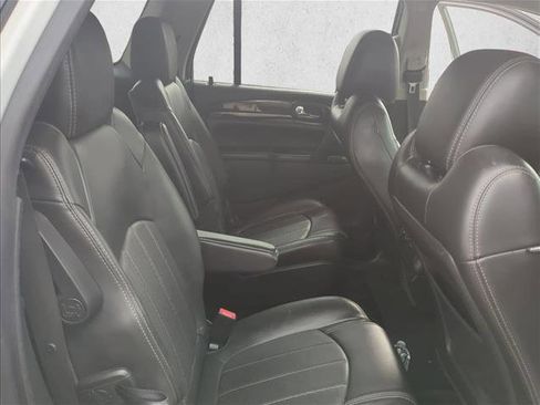 Used 2017 Buick Enclave Leather FWD image 19
