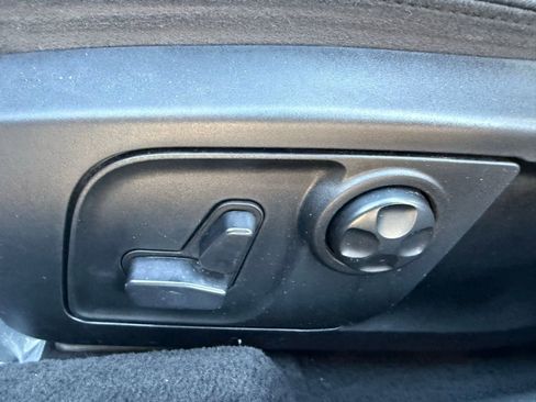 Used 2018 Maserati Ghibli S image 16