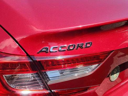 Used 2021 Honda Accord Touring image 4