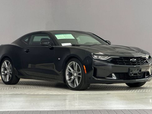 Used 2021 Chevrolet Camaro LT w/ RS Package RWD image 6