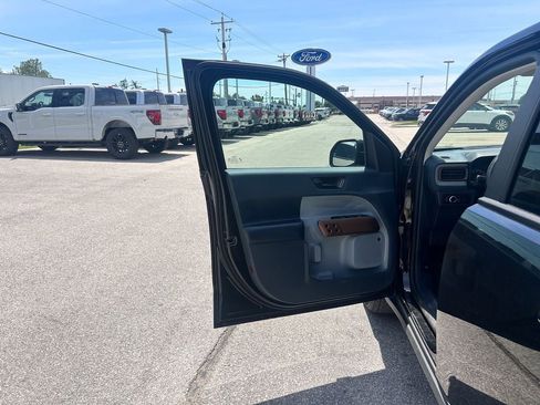 Used 2024 Ford Maverick Lariat w/ FX4 Off-Road Package AWD/4WD image 12