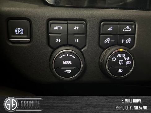 Used 2025 Chevrolet Silverado 1500 ZR2 w/ Technology Package AWD/4WD image 31