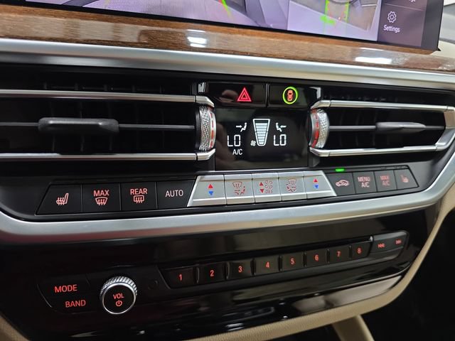Used 2022 BMW X4 xDrive30i w/ Parking Assistance Package AWD/4WD image 23