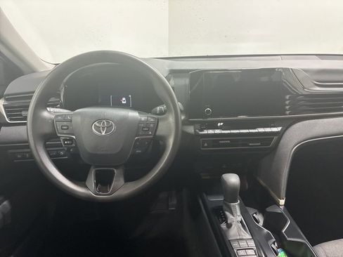 Used 2025 Toyota Camry Hybrid image 17