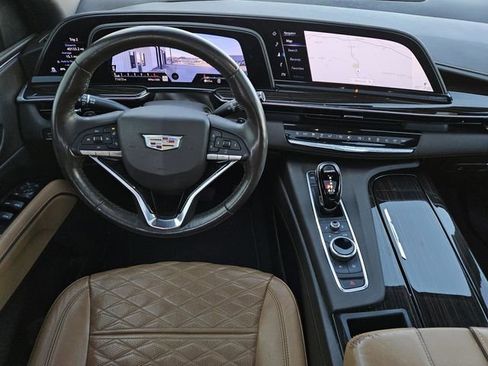 Used 2022 Cadillac Escalade Premium Luxury image 5