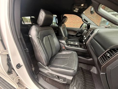 Used 2019 Ford Expedition Max Limited AWD/4WD image 24