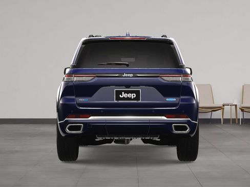 New 2024 Jeep Grand Cherokee Overland w/ Advanced Protech Group III AWD/4WD image 11