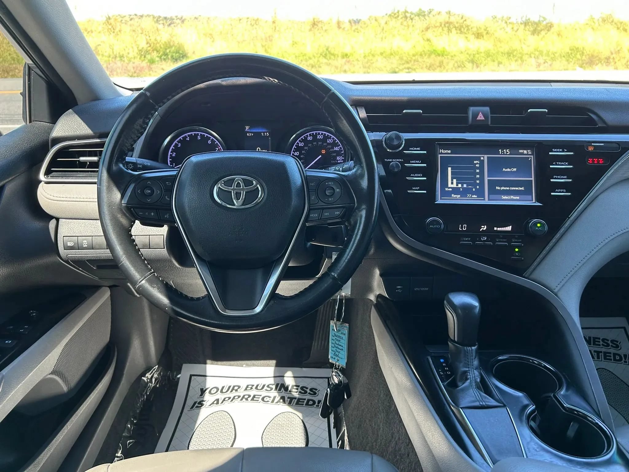 Used 2019 Toyota Camry SE FWD image 17