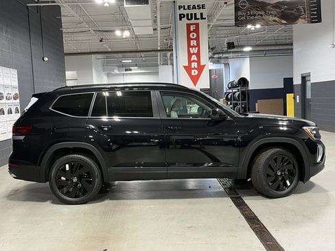 New 2026 Volkswagen Atlas SE image 14