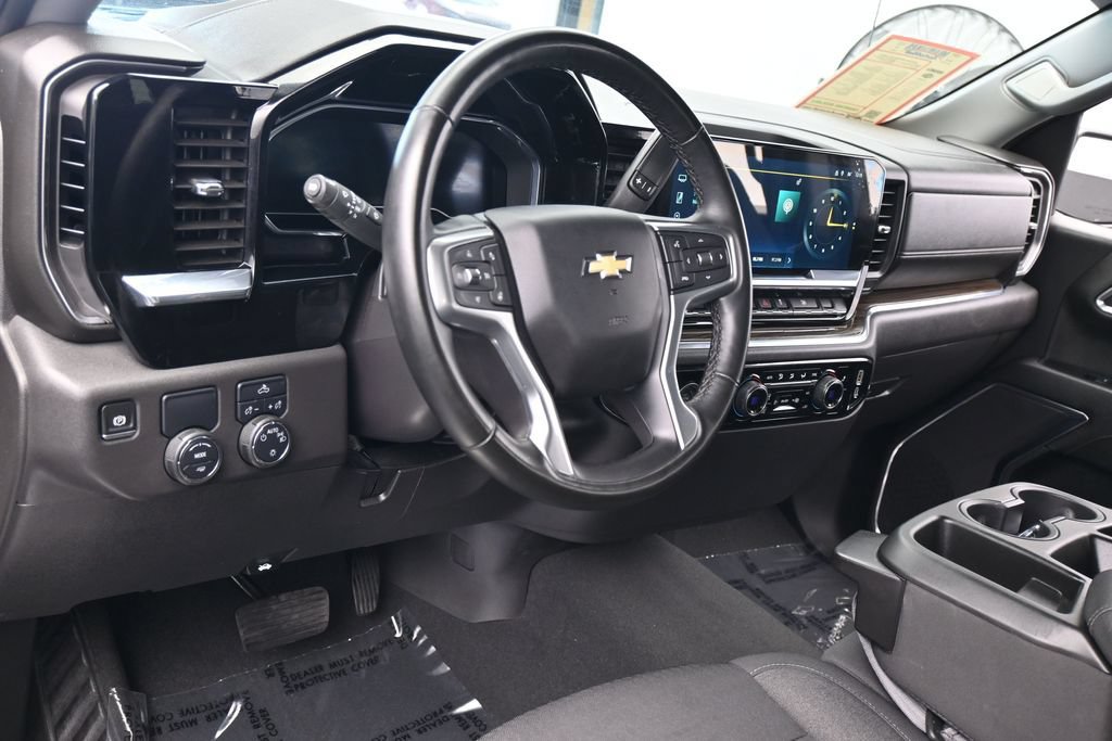 Used 2024 Chevrolet Silverado 1500 LT RWD image 16