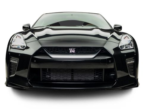 Used 2021 Nissan GT-R Premium AWD/4WD image 2