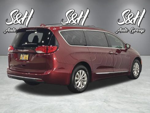 Used 2017 Chrysler Pacifica Touring-L FWD image 20