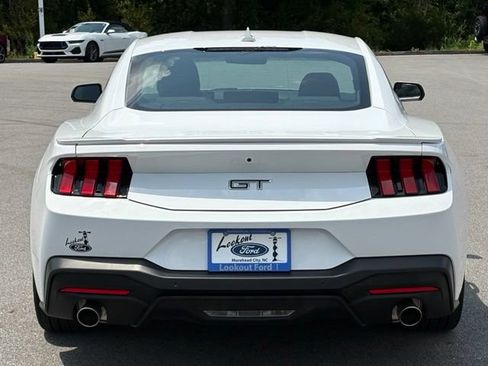 Used 2025 Ford Mustang GT RWD image 4