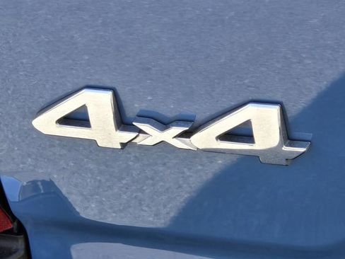 Used 2019 Toyota Tacoma SR5 AWD/4WD image 19