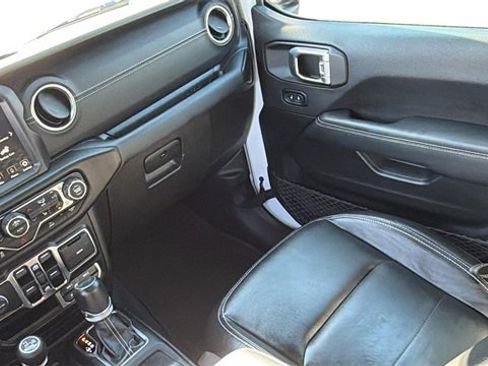 Used 2022 Jeep Wrangler Unlimited Sahara w/ Cold Weather Group image 17