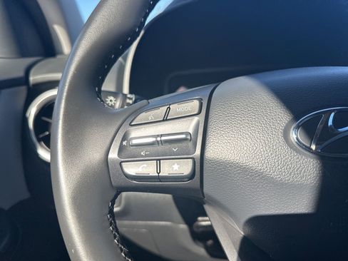Used 2023 Hyundai Kona Limited image 17
