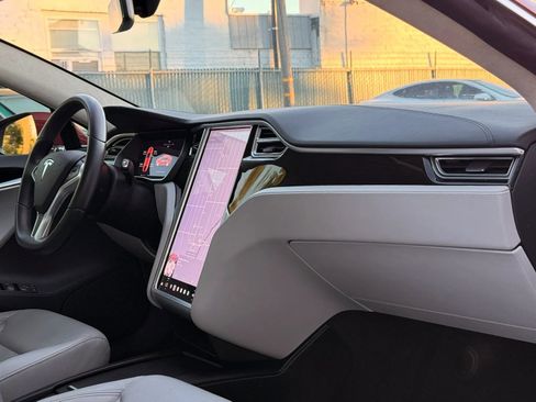 Used 2016 Tesla Model S 70 RWD image 11