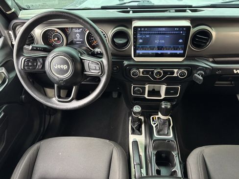 Used 2018 Jeep Wrangler Unlimited Sport image 3