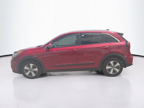 Used 2018 Kia Niro EX FWD image 4