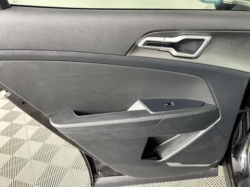 Used 2023 Kia Sportage LX image 24