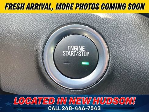 Used 2024 GMC Terrain SLE w/ Driver Convenience Package FWD image 10