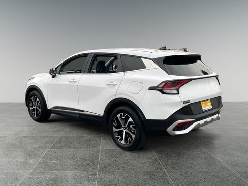 Used 2024 Kia Sportage EX FWD image 3