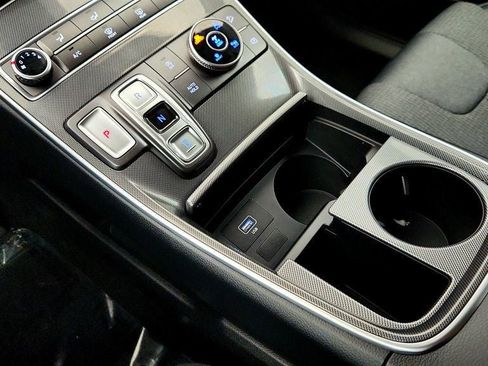 Used 2023 Hyundai Santa Fe SE image 16