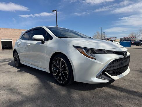 Used 2019 Toyota Corolla XSE image 3