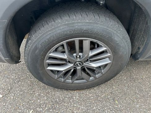 Used 2024 Nissan Rogue S AWD/4WD image 5